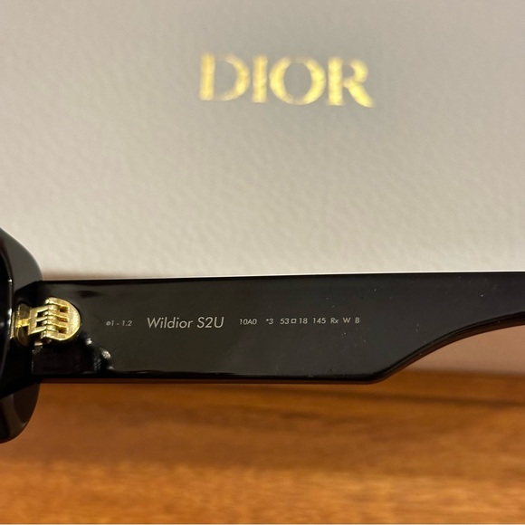 🚫 SOLD on Mercari: DIOR Wildior rectangular-frame sunglasses - Picture 6 of 15